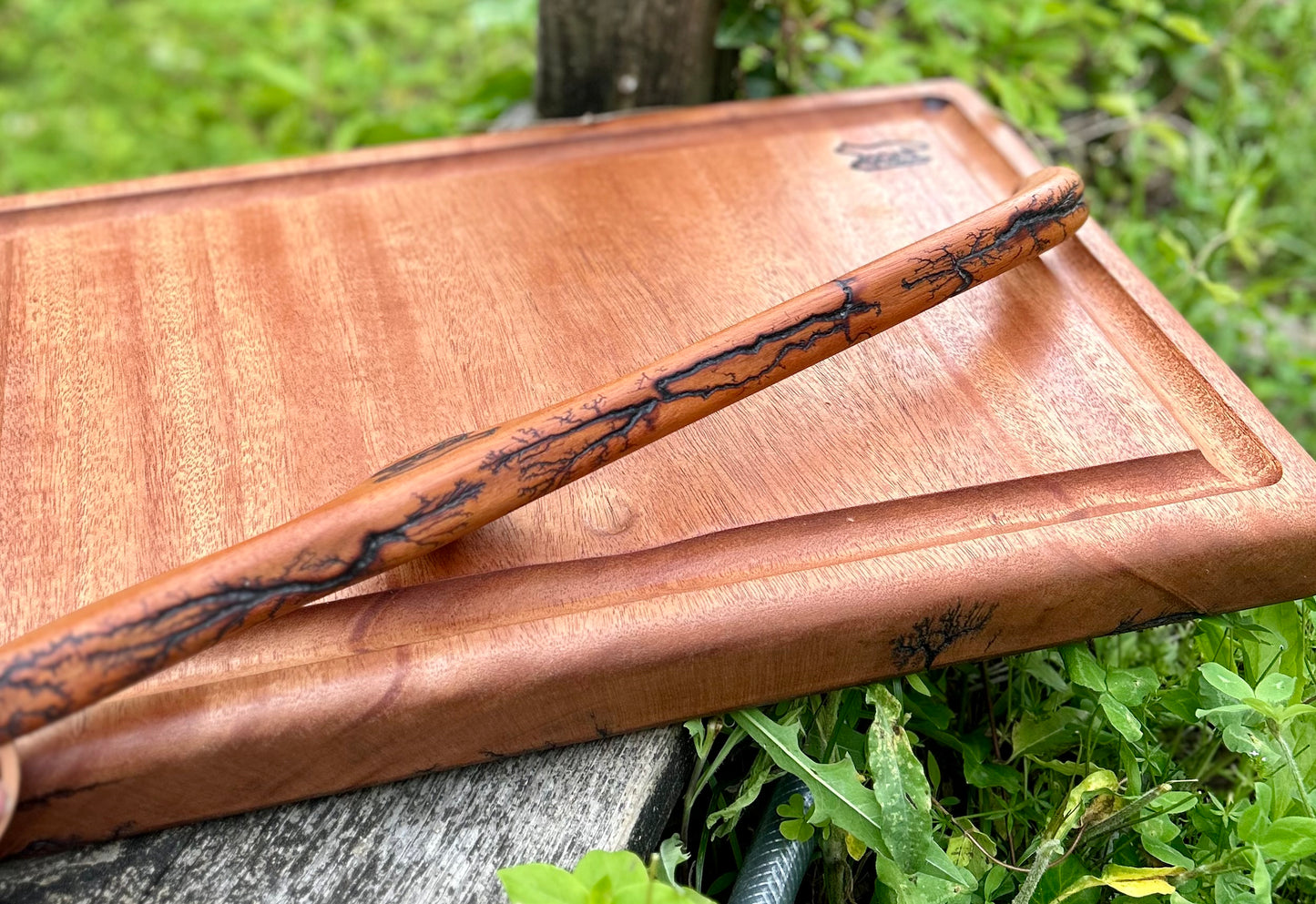 Beef Brisket Mahogany Fractal Burnt Bow Knife and Mahogany Fractal Burnt Cutting Board Set