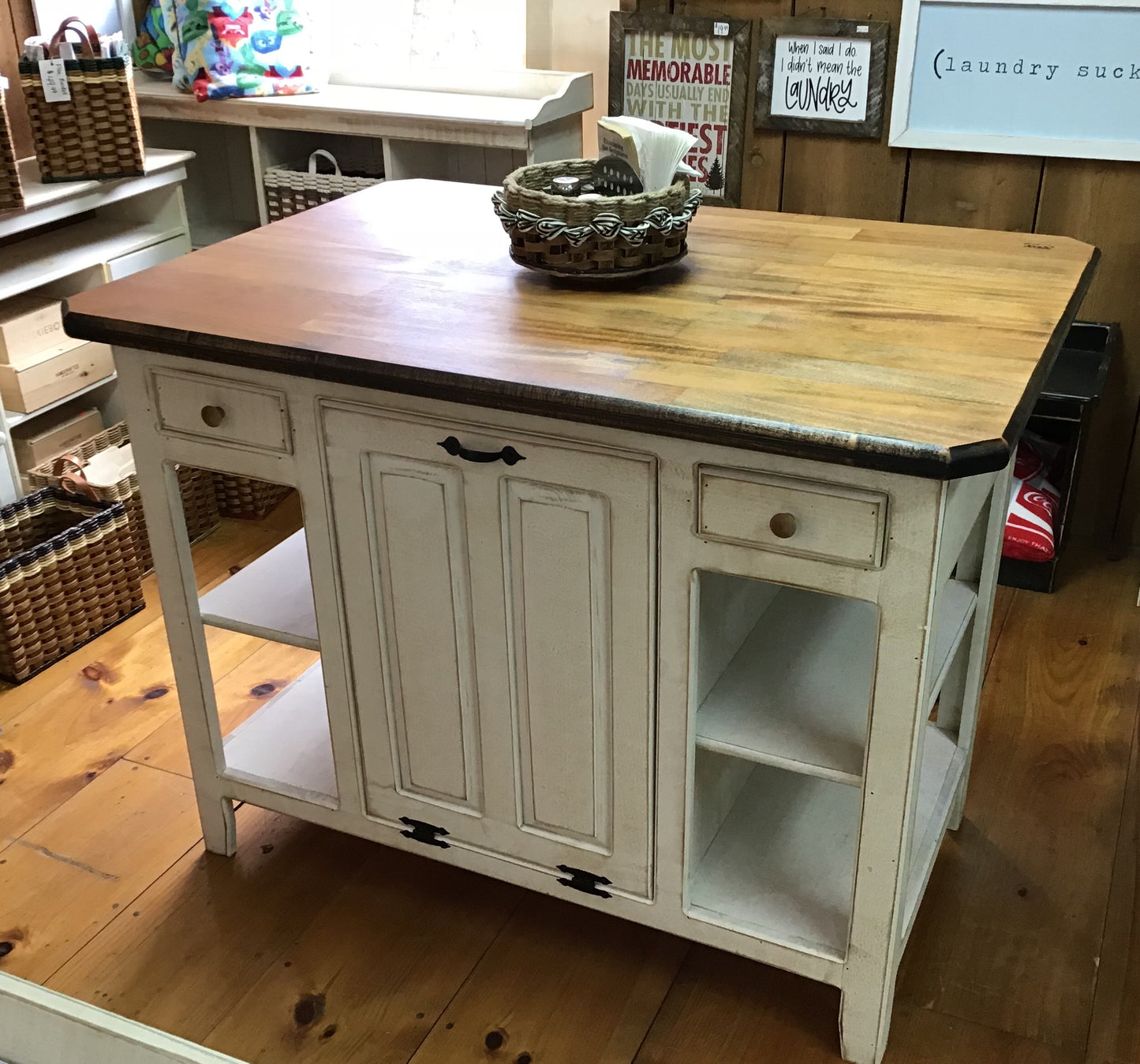 Farmhouse Island--Distressed Wood 36x50 w/bar overhang