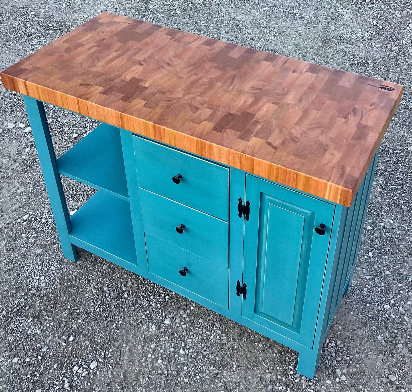 Farmhouse Island- Farmhouse Island with drawers