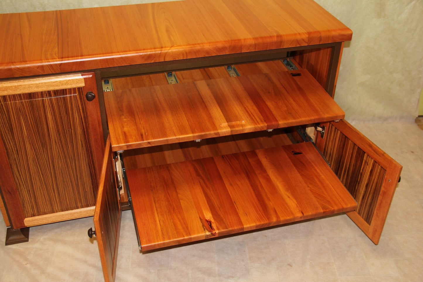 Table--flat screen small entertainment unit w/zebra wood