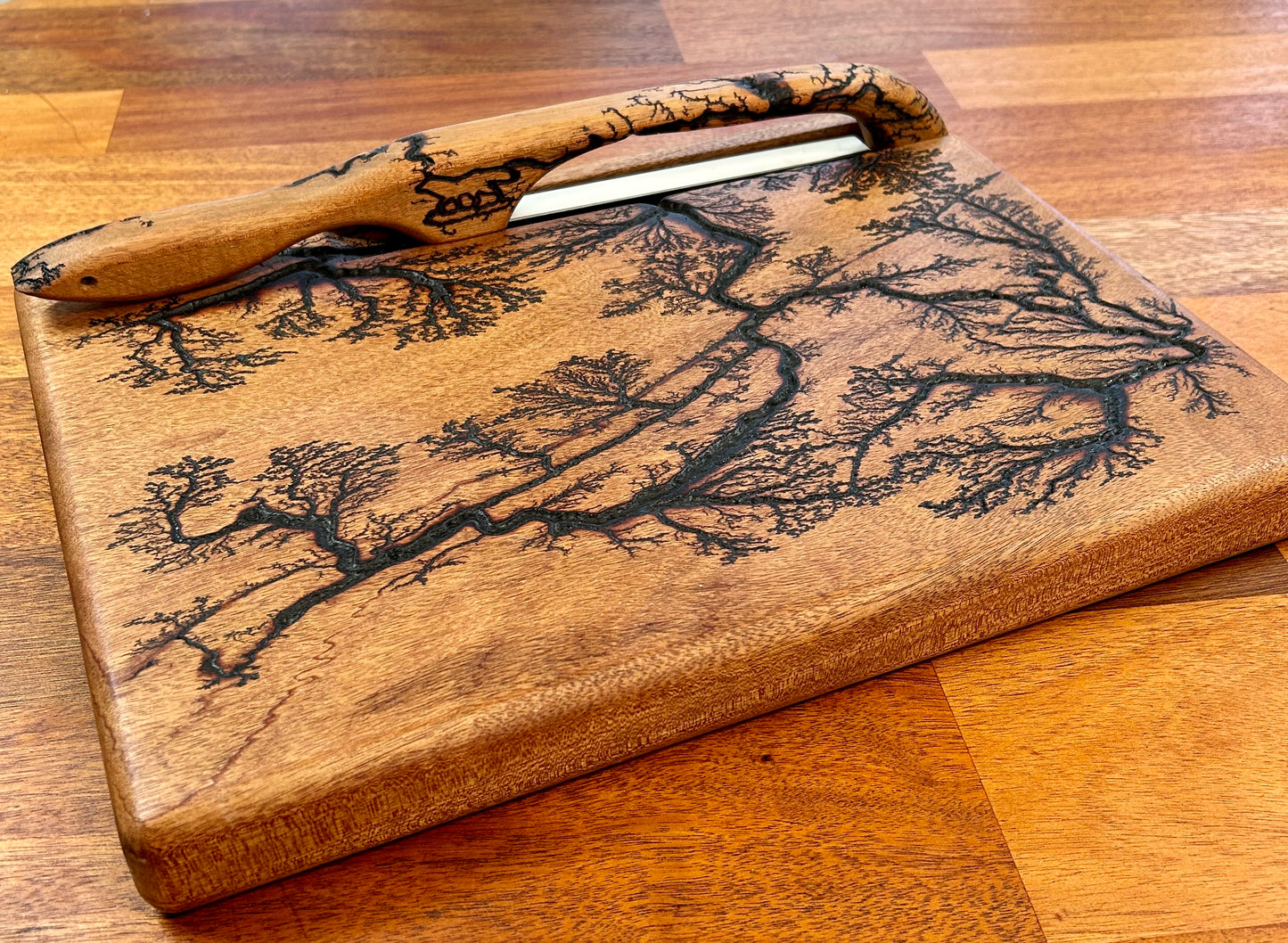 Fractal Burnt Mahogany Cutting Board w/ bow knife