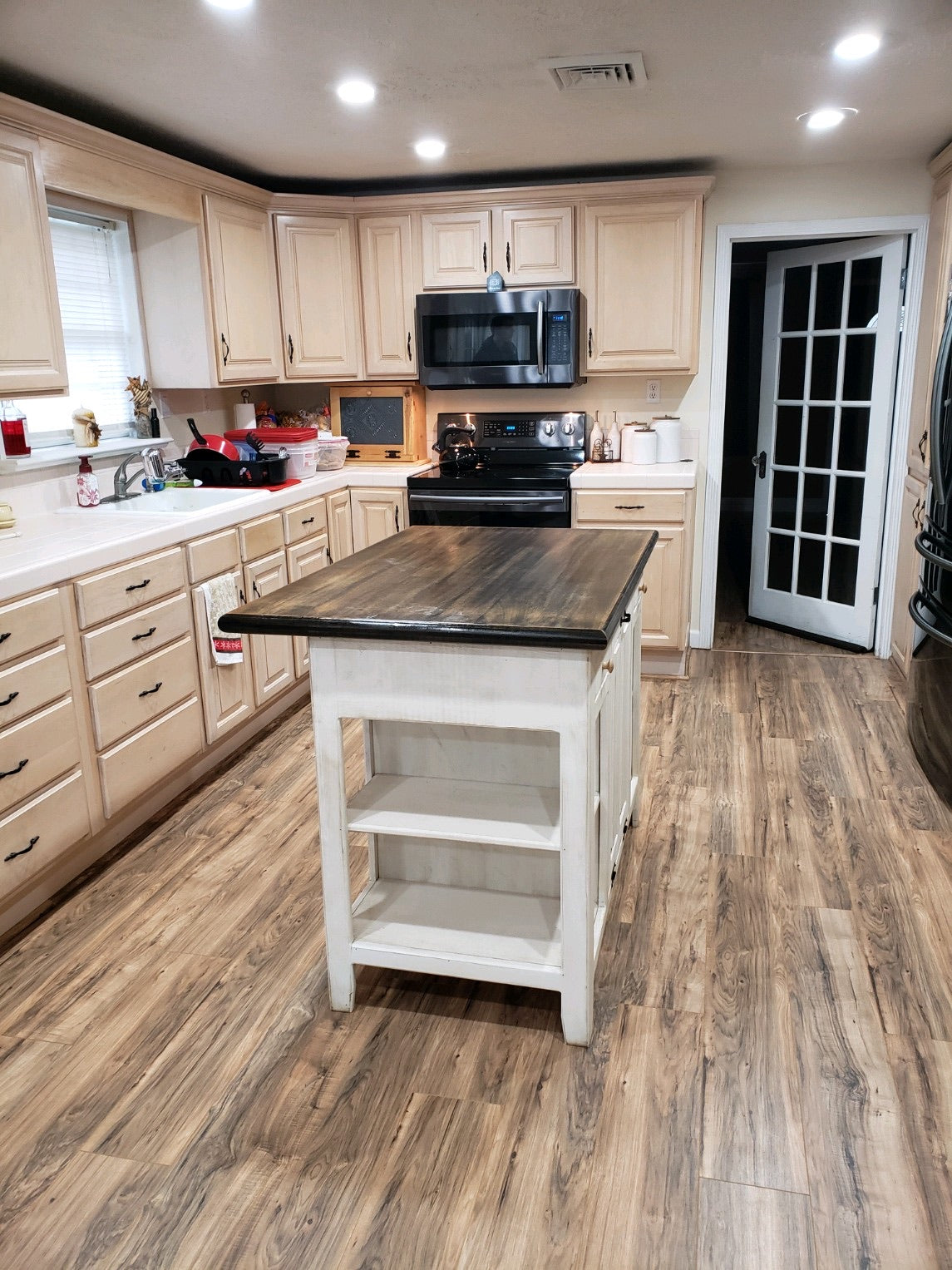 Farmhouse Island--Distressed Wood 36x50 w/bar overhang