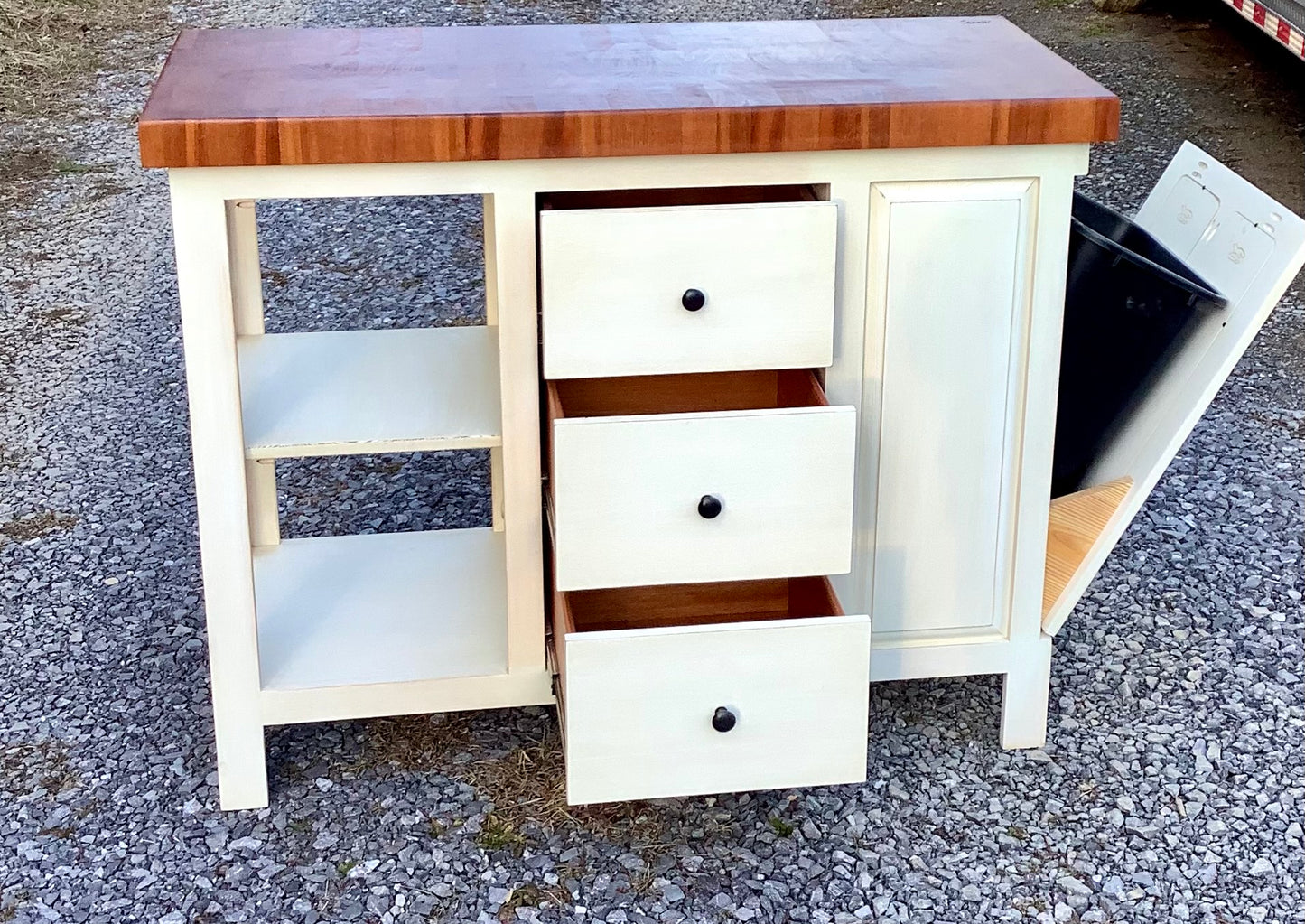 Farmhouse Island- Farmhouse Island with drawers