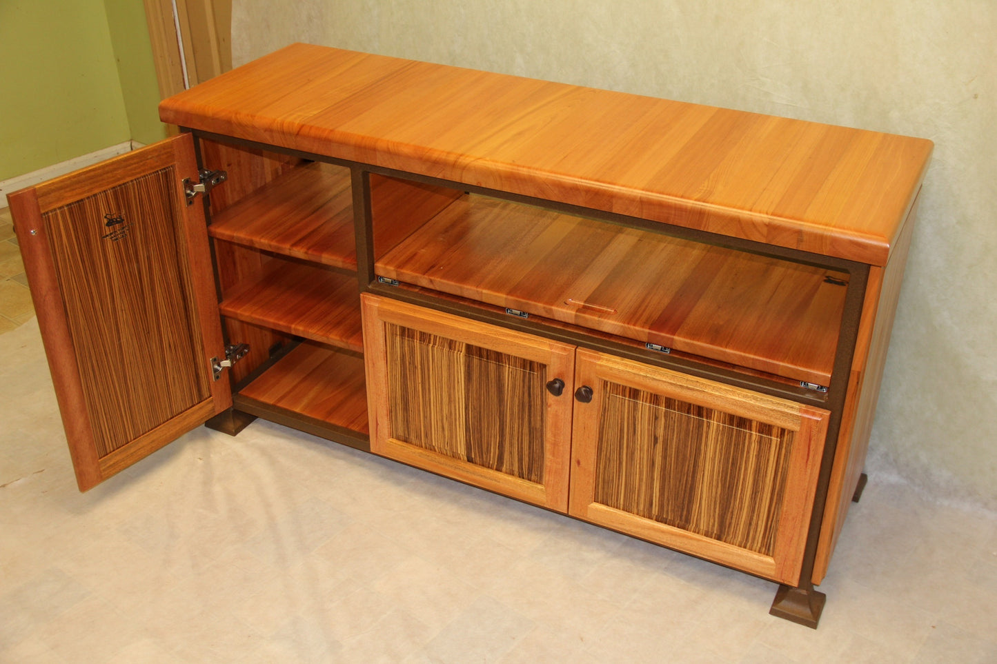 Table--flat screen small entertainment unit w/zebra wood