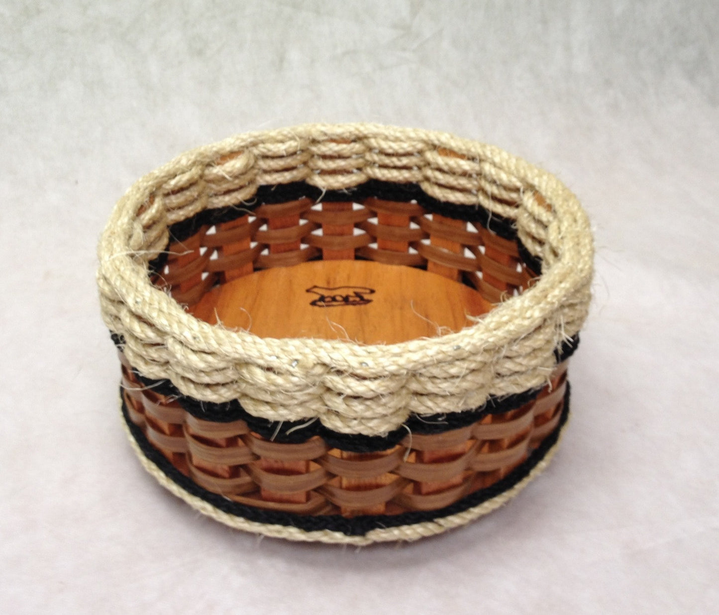 9 inch lazy Susan w/sisal rope-Shabby Chic Collection