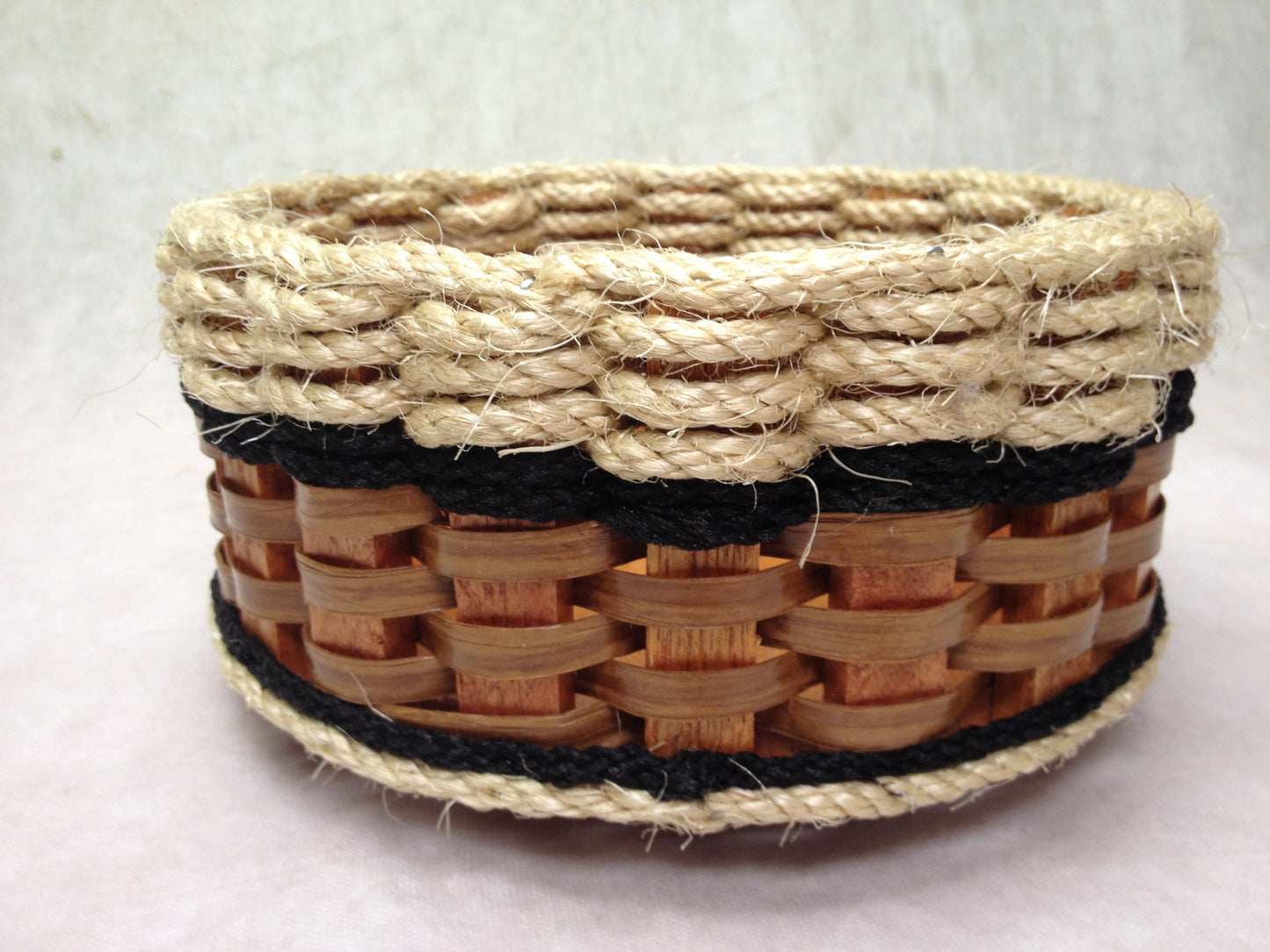 9 inch lazy Susan w/sisal rope-Shabby Chic Collection