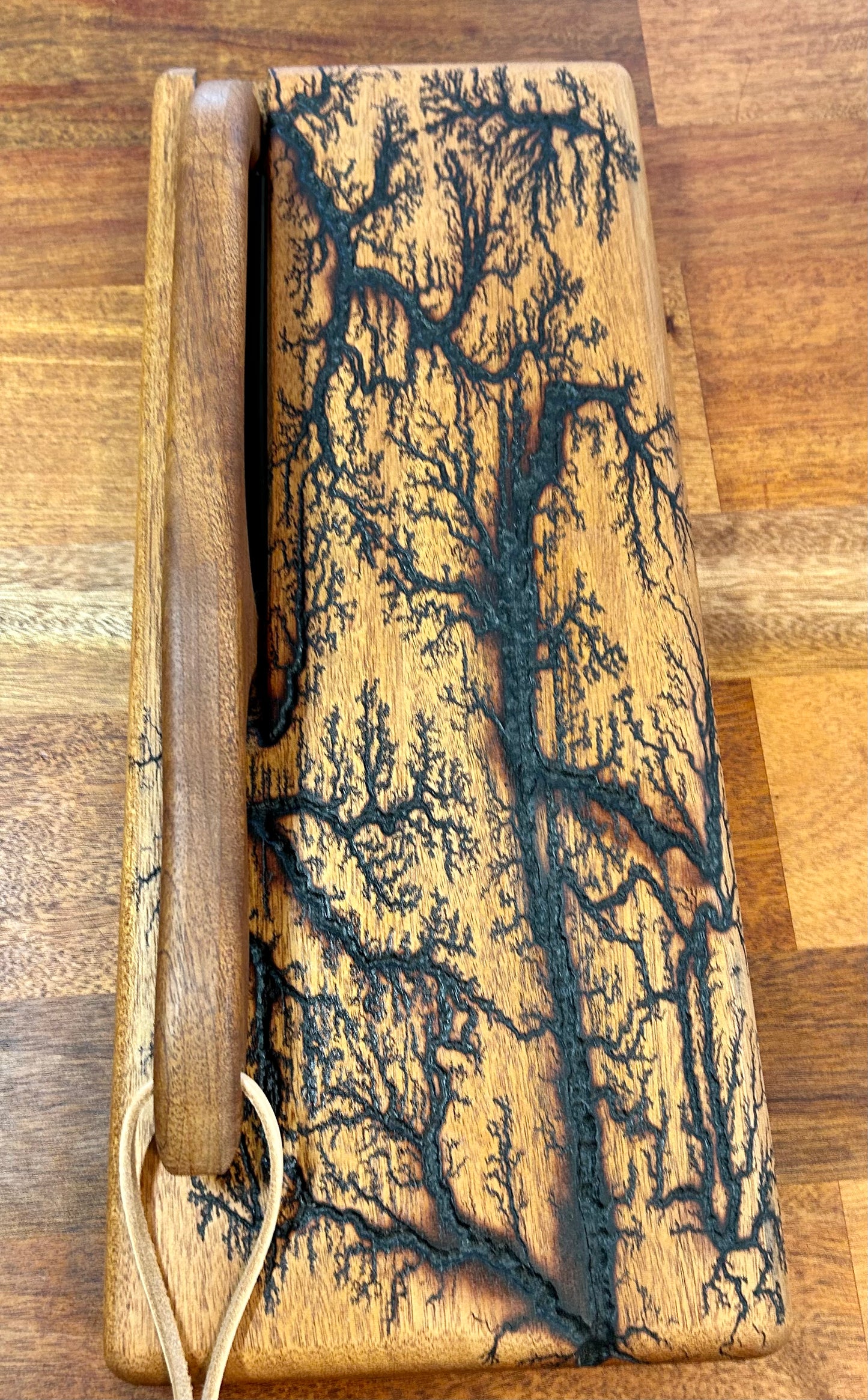 Fractal Burnt Mahogany Cutting Board w/ bow knife