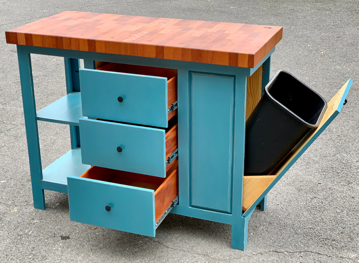 Farmhouse Island- Farmhouse Island with drawers