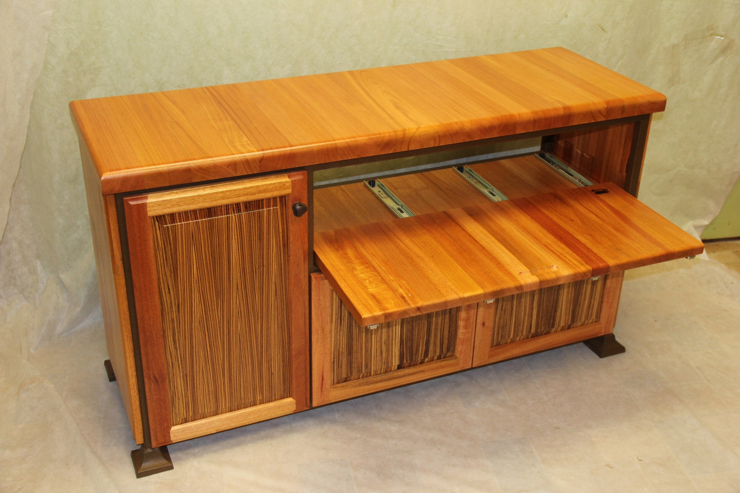 Table--flat screen small entertainment unit w/zebra wood
