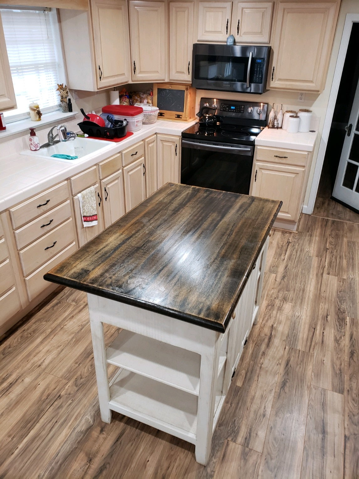 Farmhouse Island--Distressed Wood 36x50 w/bar overhang
