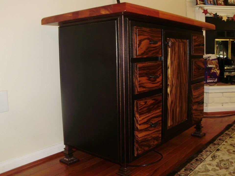 Island- 25x46 Wine Island
