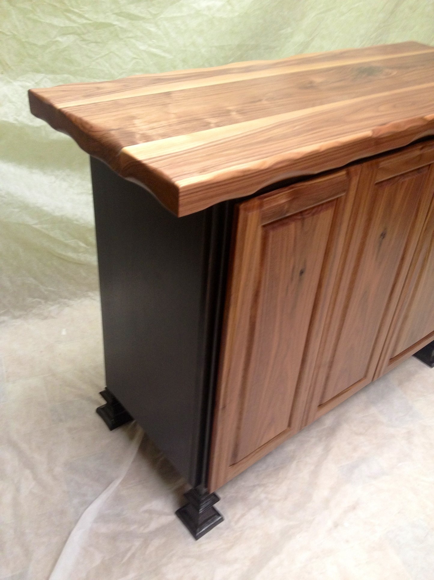 Island/table--24x48 Black Walnut/Distressed Black