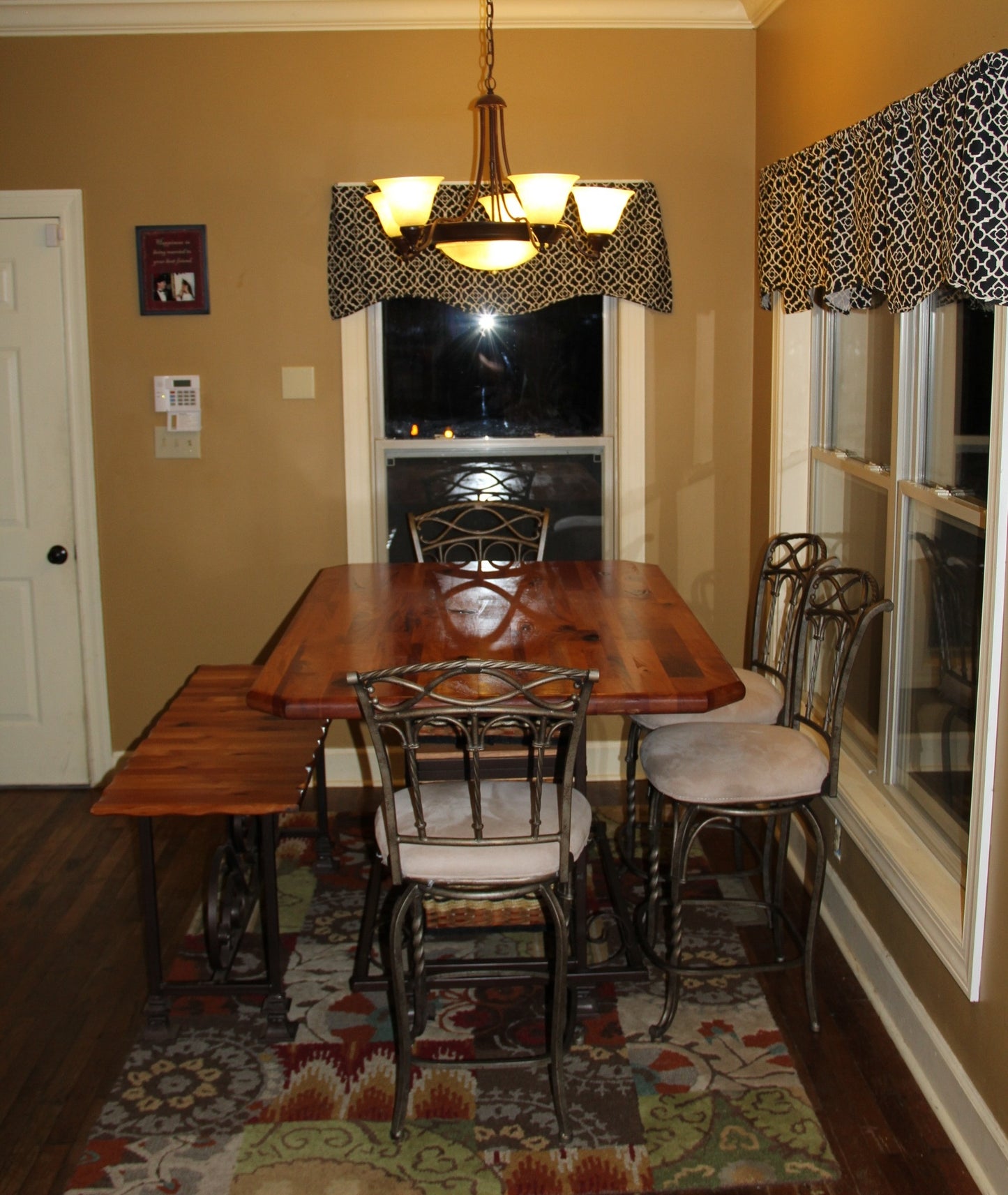 Table-40x60 distressed mahogany sq. steel frame w/bench and chairs