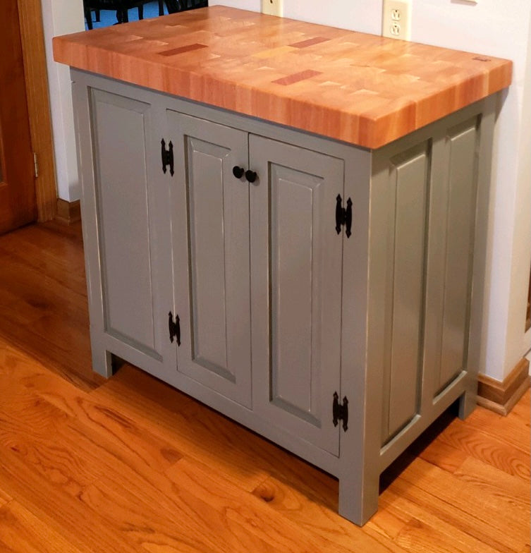 Farmhouse Island- 22x44 Enclosed w/ tilt out trash can