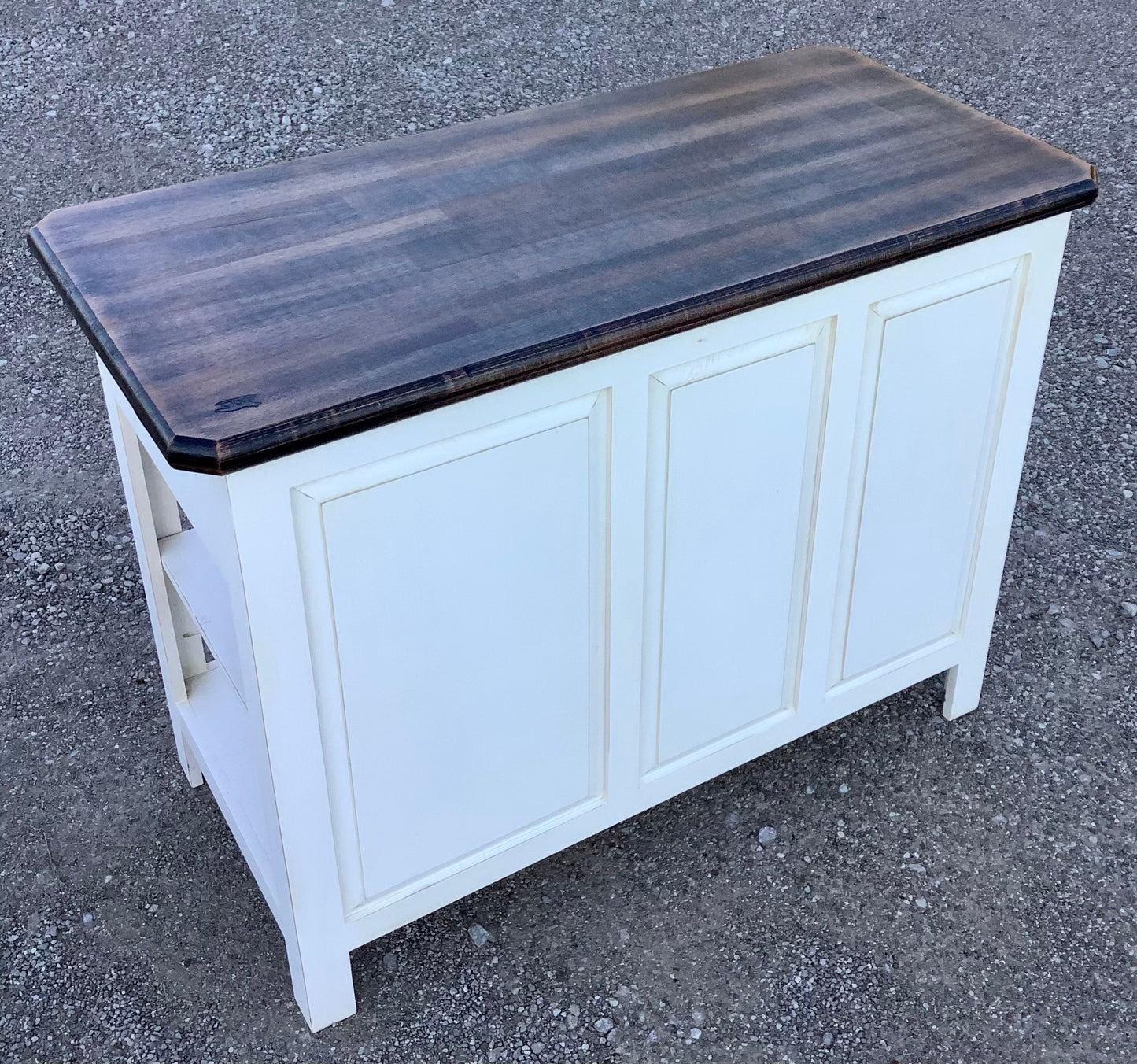 Farmhouse Island- Farmhouse Island with Black Distress Mahogany Top