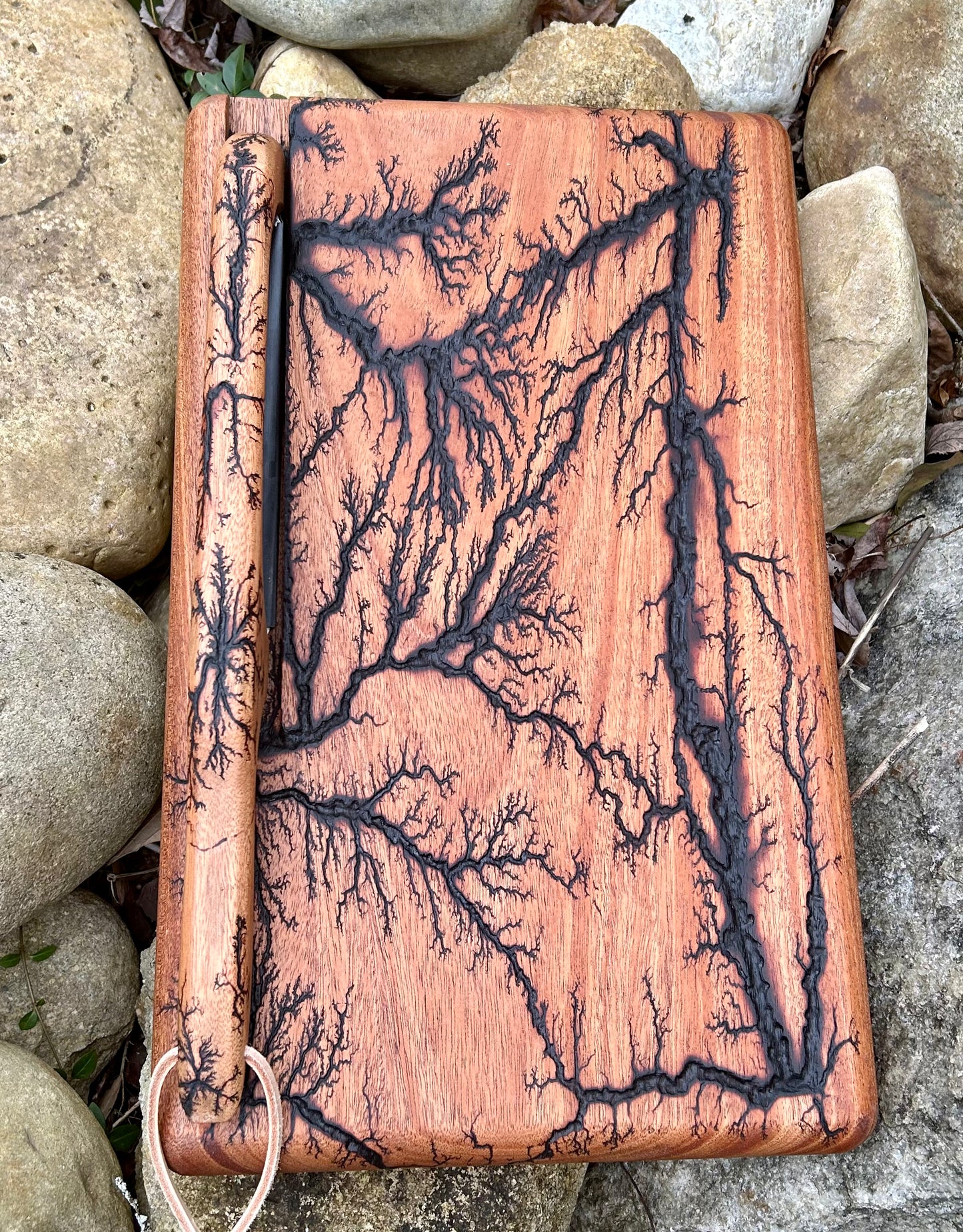 Fractal Burnt Mahogany Cutting Board w/ bow knife