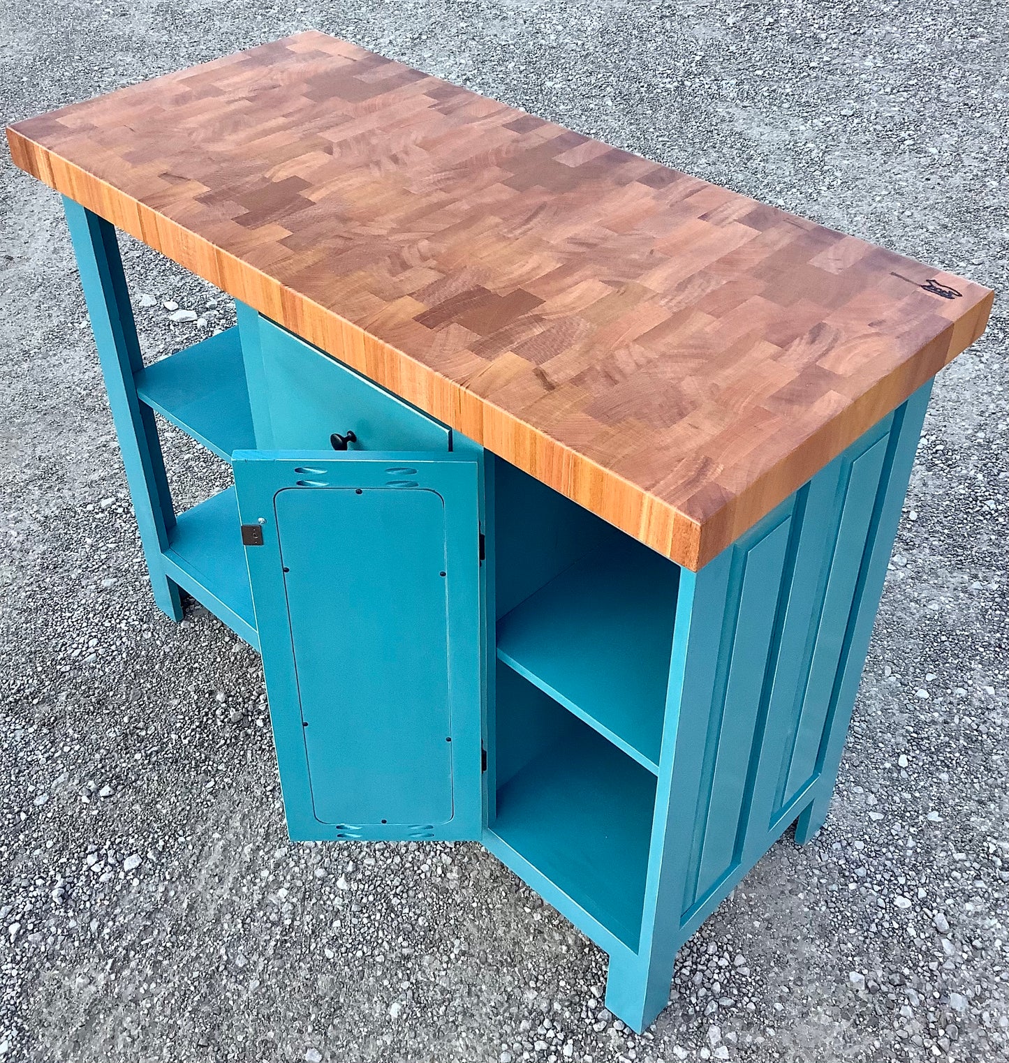 Farmhouse Island- Farmhouse Island with drawers