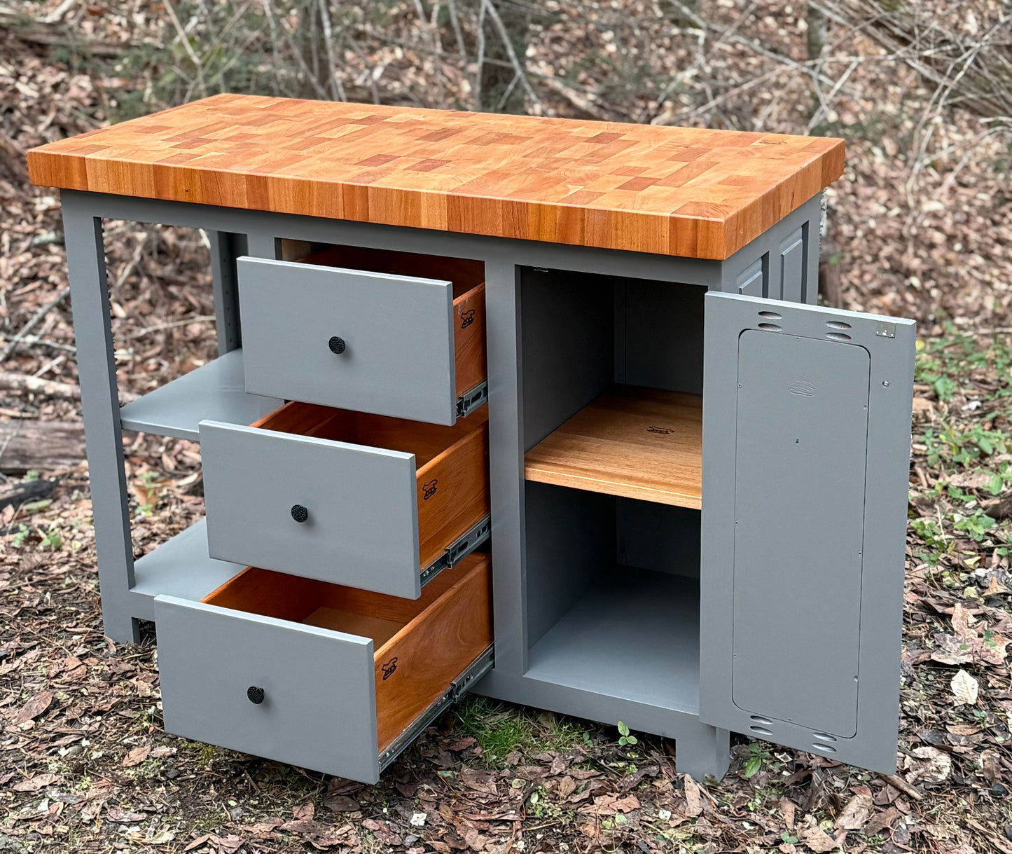 Farmhouse Island- Farmhouse Island with drawers