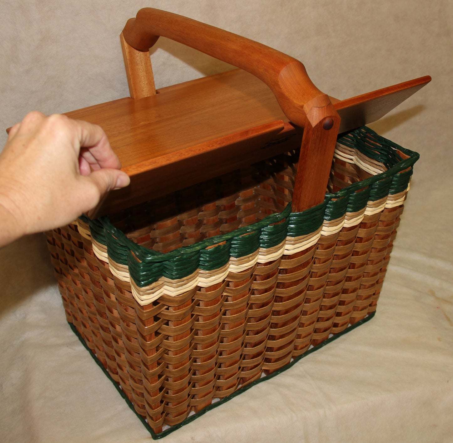 Lidded Picnic Basket-large