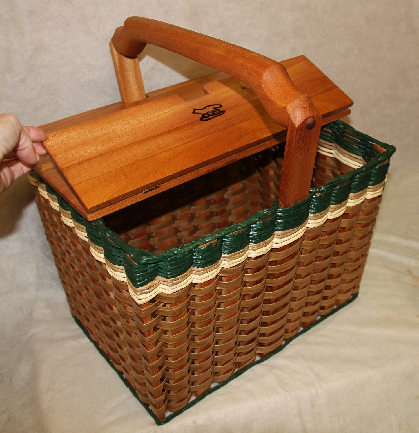 Lidded Picnic Basket-large