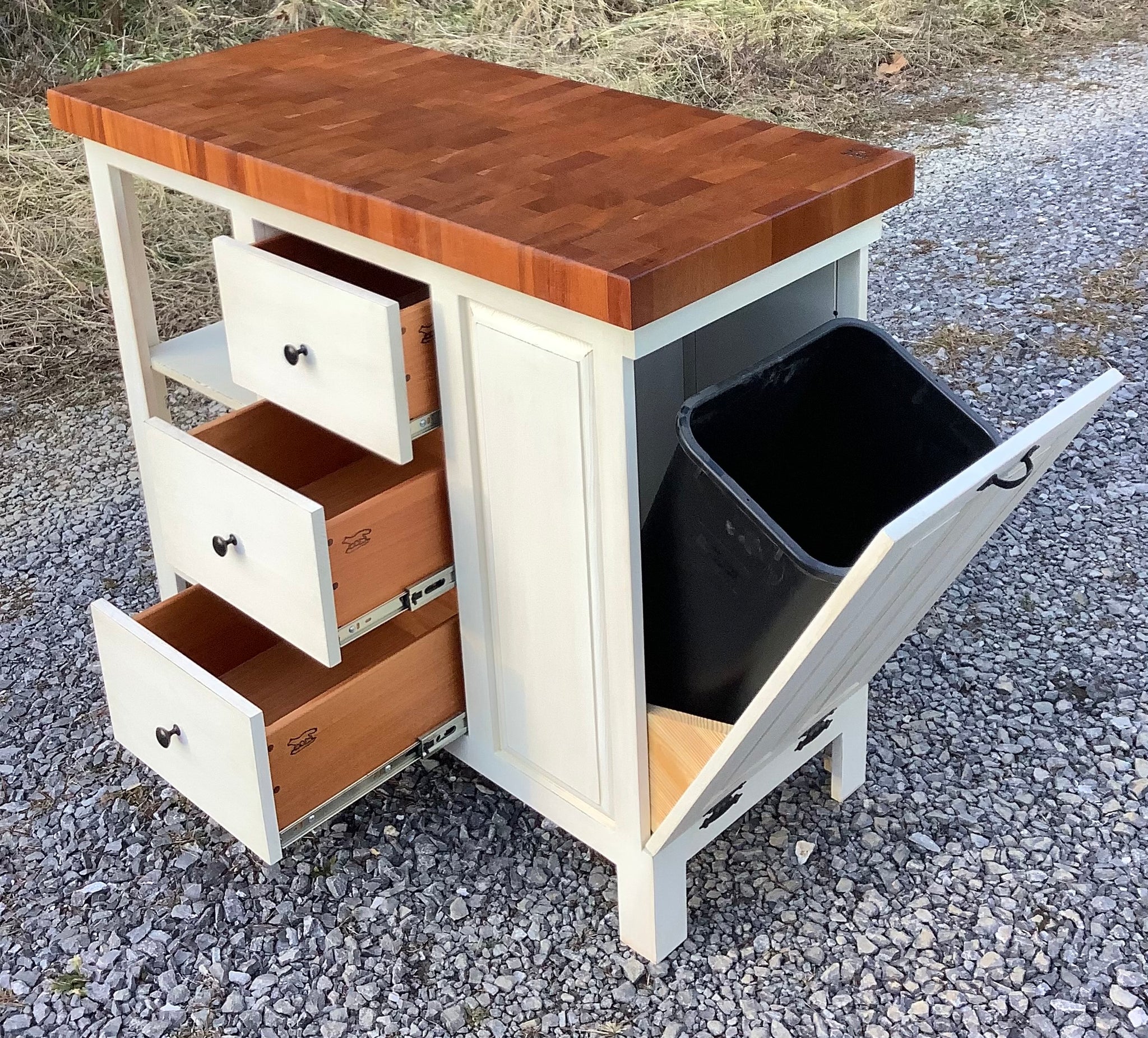 Farmhouse Island- Farmhouse Island with drawers