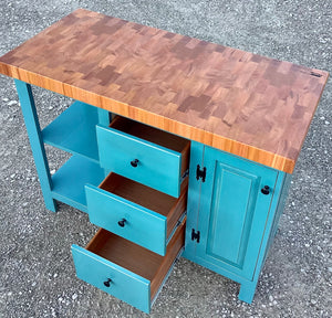 Farmhouse Island- Farmhouse Island with drawers