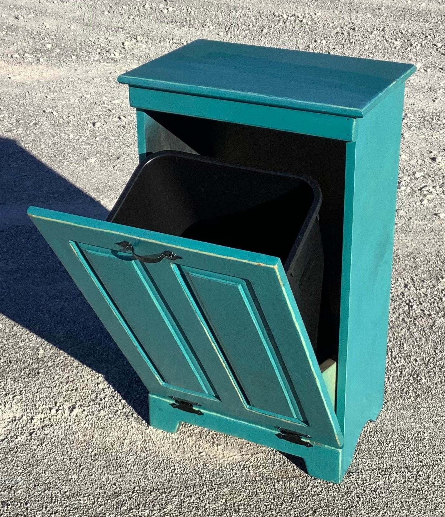 Farmhouse Tilt Out Single Trash Can