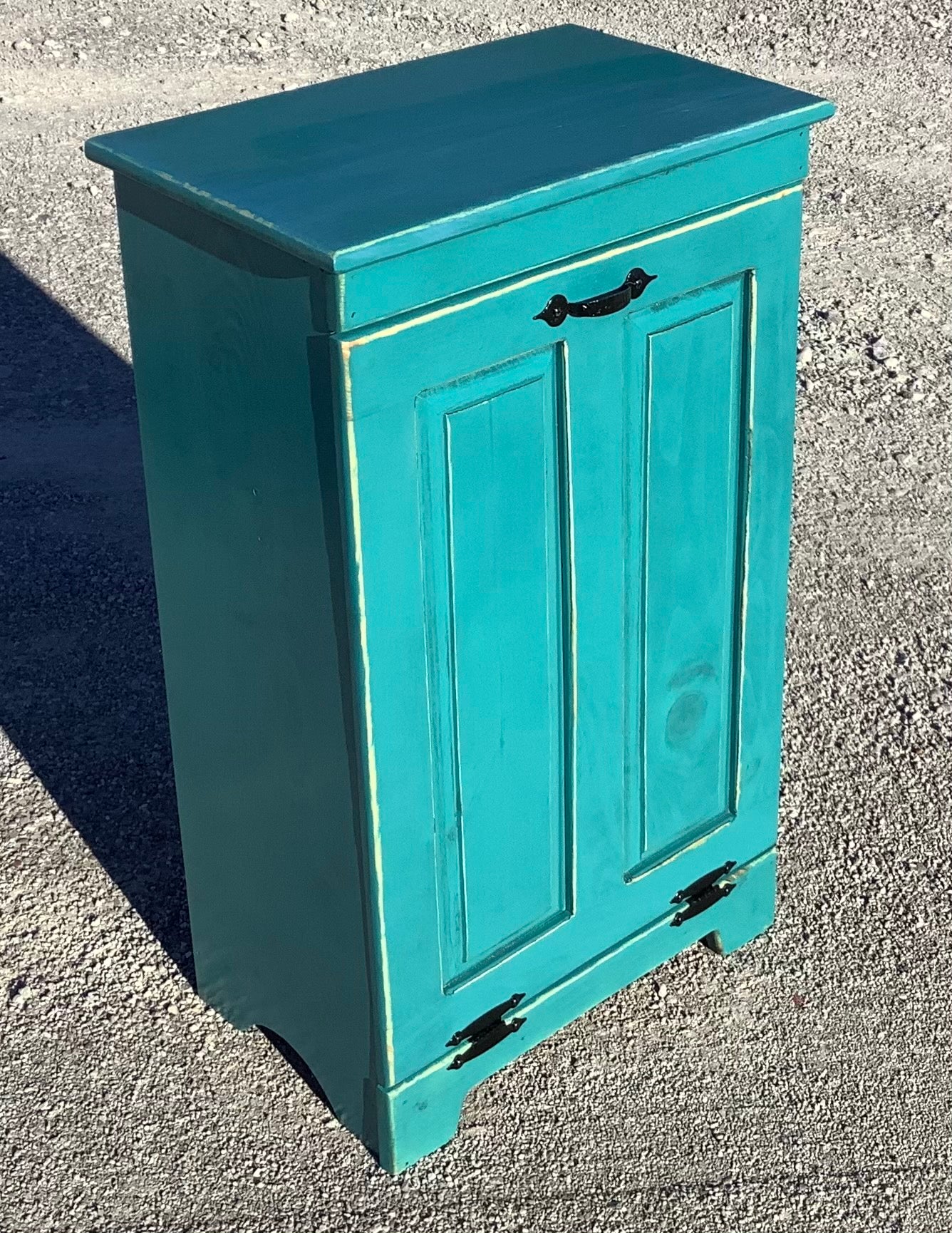 Farmhouse Tilt Out Single Trash Can