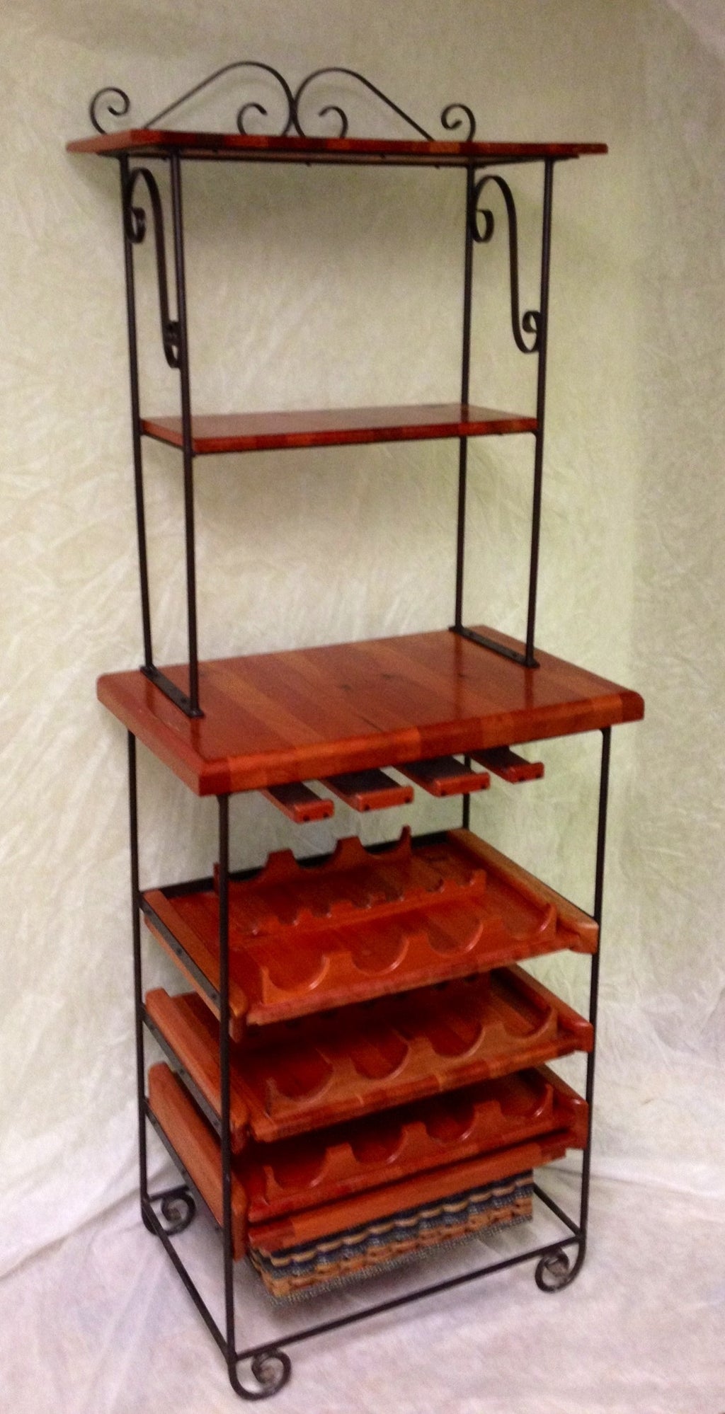 Table-Wine Rack with tall riser