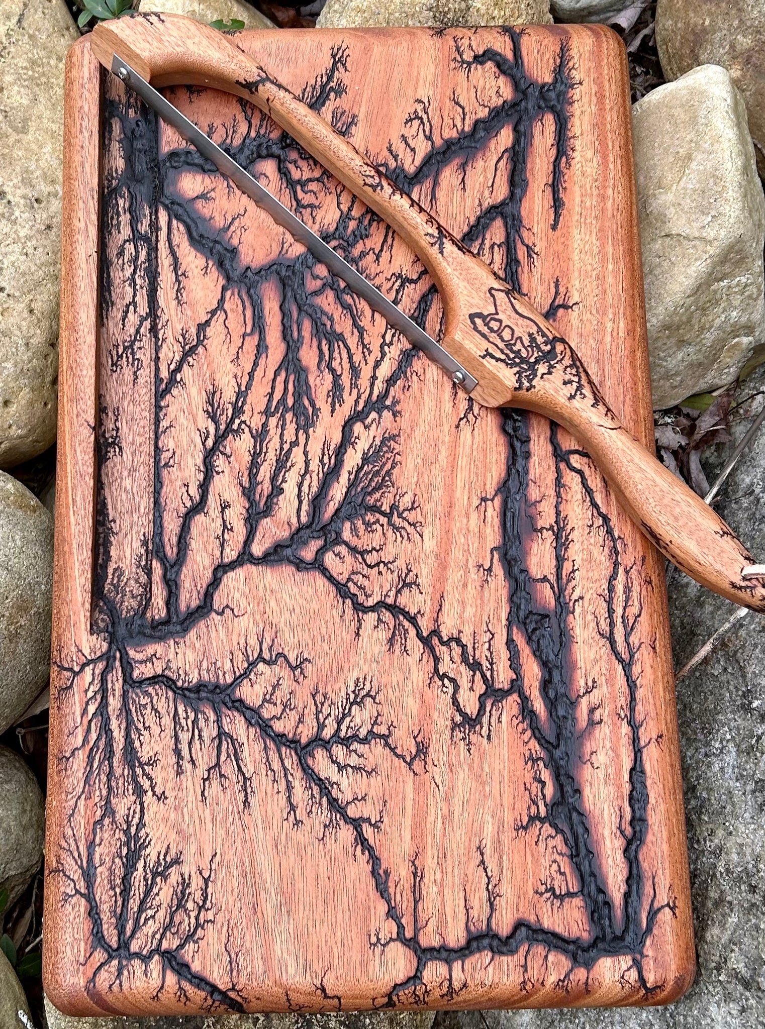Fractal Burnt Mahogany Cutting Board w/ bow knife